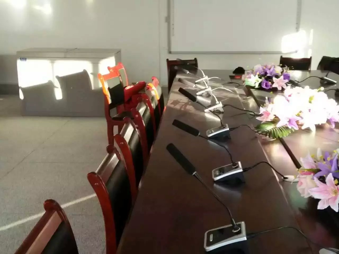 青海交通技术学校会议室