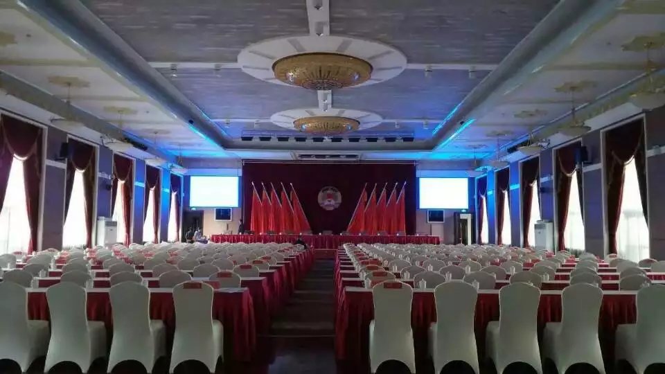 政协新疆维吾尔自治区第十一届委员会常务委员会第十四次会议